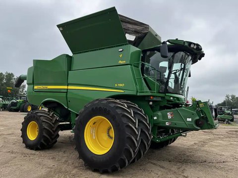 Main image for 2023 John Deere S780 Combine