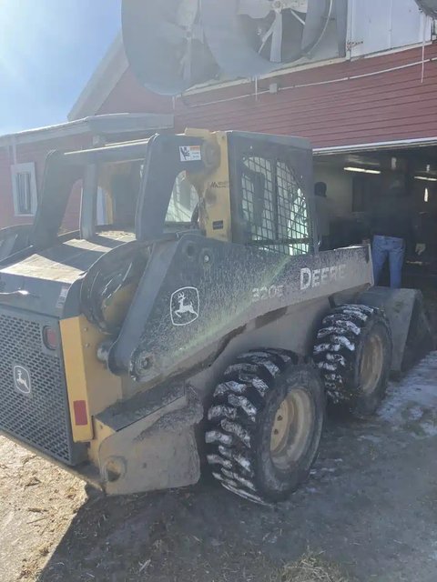 Main image for 2014 John Deere 320E Skid Steer