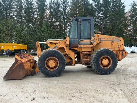 Main image for Used 2000 Case 621B Wheel Loader