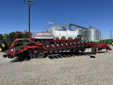 Main image for Used 2018 Oliver VE36 36R22 Planter