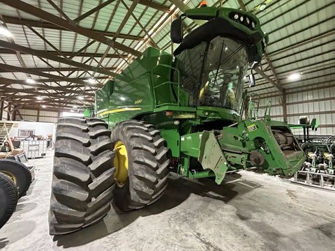 Main image for Used 2014 John Deere S690 Combine