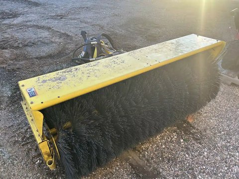 Main image for New 2022 John Deere 60" Front Mount Quick Tatch broom Attachment