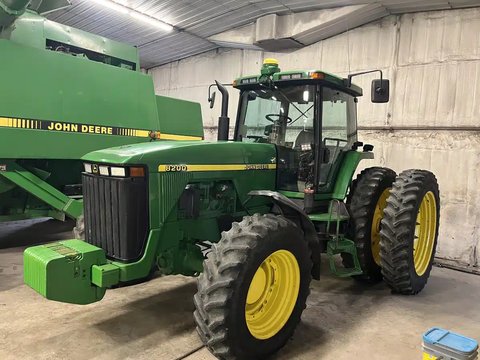 Main image for Used 1998 John Deere 8200 Tractor