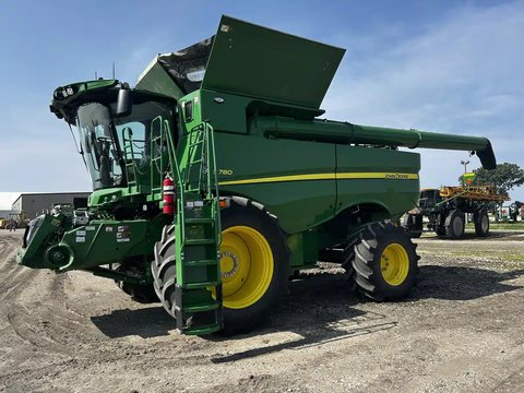Main image for Used 2023 John Deere S780 Combine