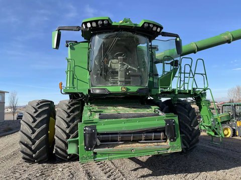 Main image for Used 2023 John Deere X9 1100 Combine