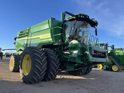 Main image for Used 2022 John Deere X9 1000 Combine