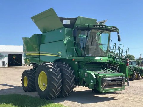 Main image for Used 2021 John Deere S780 Combine