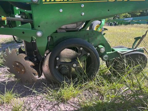 Main image for Used 2014 John Deere 1720 Planter