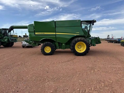 Main image for Used 2023 John Deere S780 Combine