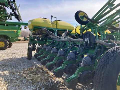 Main image for Used 2008 John Deere 1770NT CCS Planter