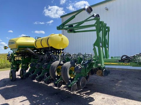 Main image for Used 2019 John Deere 1775NT Planter