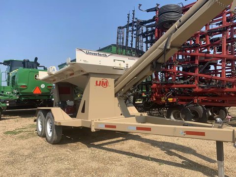 Main image for Used 2012 Unverferth Seed Pro 400 Tender