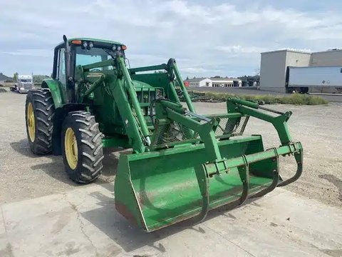 Main image for Used 2003 John Deere 7220 Tractor