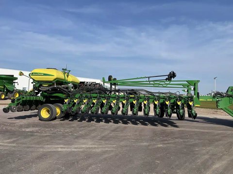 Main image for Used 2019 John Deere DB66 Planter