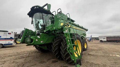 Main image for Used 2024 John Deere X9 1000 Combine