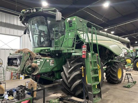 Main image for Used 2023 John Deere S780 Combine