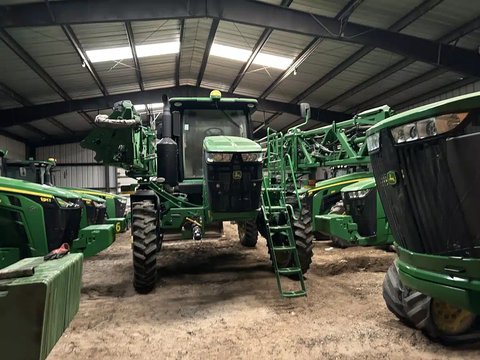 Main image for 2019 John Deere R4038 Sprayer - Self Propelled