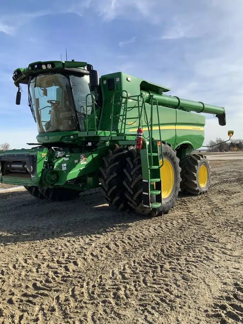 Main image for Used 2024 John Deere S780 Combine