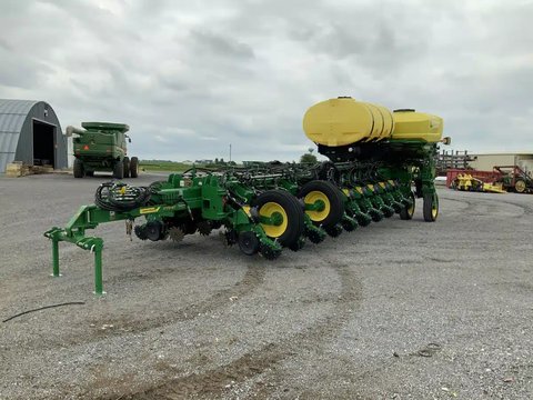 Main image for Used 2024 John Deere 1775NT Planter