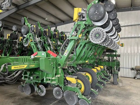 Main image for Used 2022 John Deere 1795 Planter