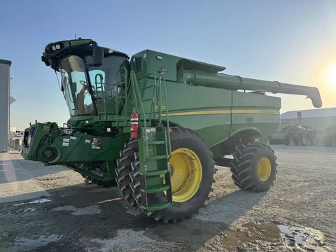 Main image for Used 2022 John Deere S770 Combine