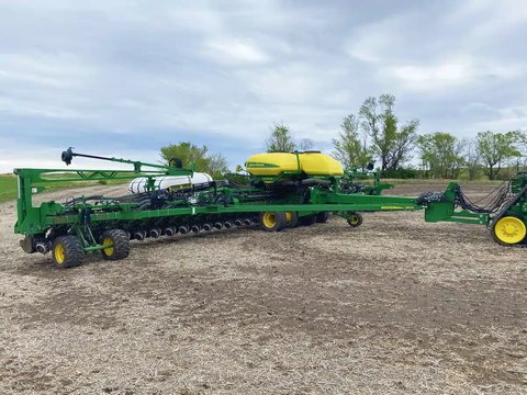 Main image for Used 2020 John Deere DB60 Planter