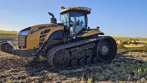 Main image for Used 2016 Challenger MT865E Tractor