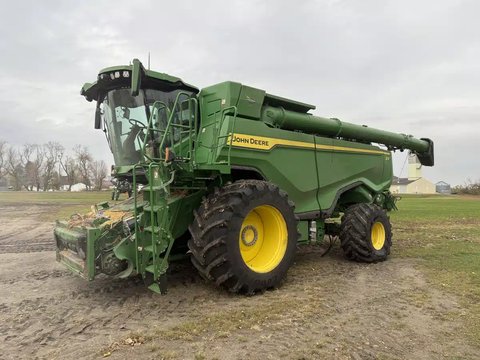 Main image for Used 2021 John Deere X9 1100 Combine
