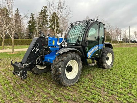 Main image for Used New Holland LM7.42 TeleHandler