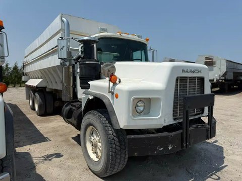 Main image for Used 1999 Mack Mack Truck With Bulk Box Potato Equipment