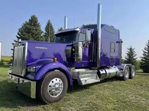 Main image for Used 2024 Kenworth W900L Semi-Truck