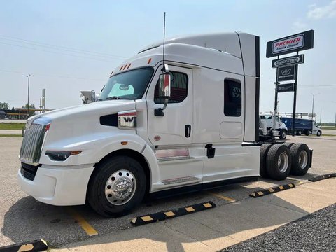 Main image for Used 2025 Western Star 57X Midroof Semi-Truck