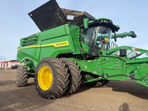 Main image for Used 2023 John Deere X9 1100 Combine