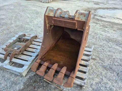 Main image for Used AMI 30? heavy duty excavator bucket Attachment