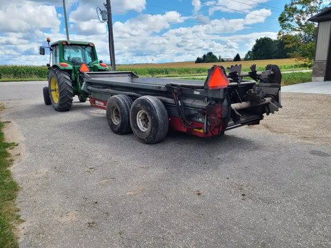 Main image for Used New Idea 3732 Manure Spreader