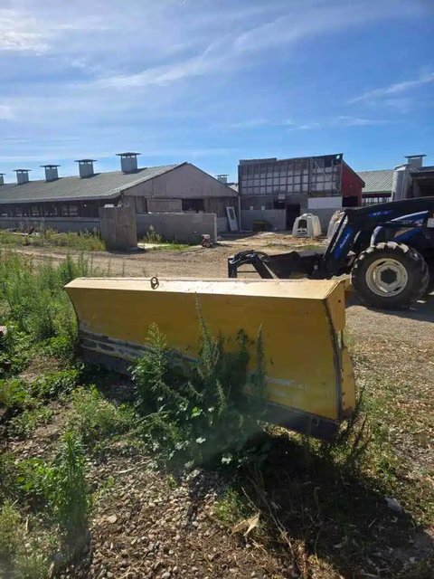 Main image for Used Metal Pless 3 point hitch 10 ft metal snow blade Blade