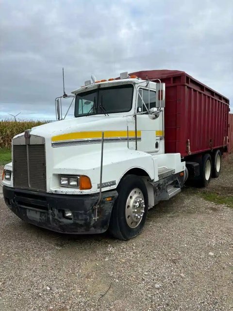 Main image for Used 1988 Kenworth Tandem Truck Truck - Grain