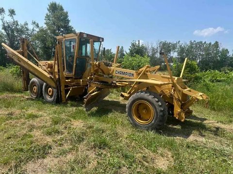 Main image for Used 1987 Champion 740 Grader