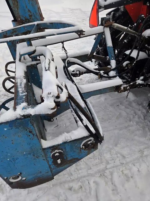 Main image for Unspecified Snow Blower Single Auger 78? Snow Blower