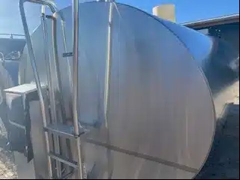Main image for Used 2007 Mueller 2700 gallon OHF Milk Cooling Tank