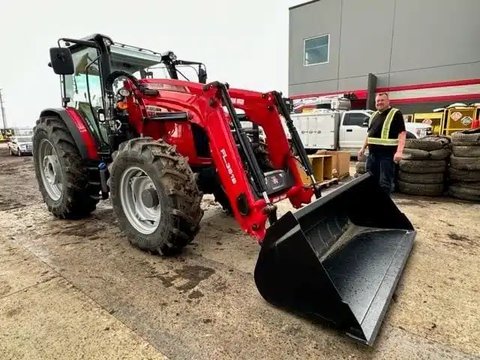 Main image for Used 2022 Massey Ferguson 6713 Tractor