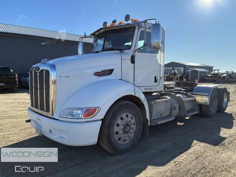 Main image for Used 2014 Peterbilt 384 Semi-Truck
