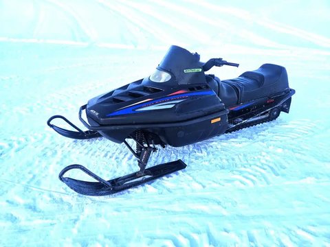 Main image for 2000 Arctic Cat Bear Cat Snowmobile