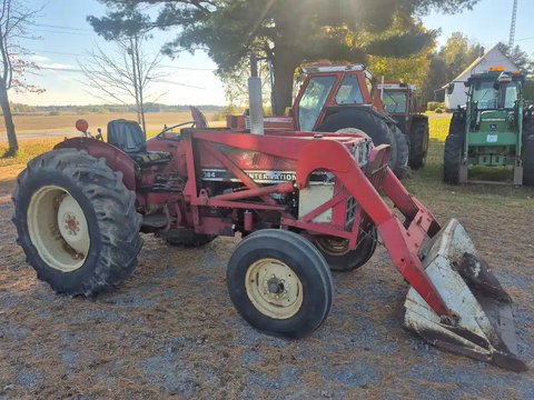 Main image for Used 1980 International 384 Tractor