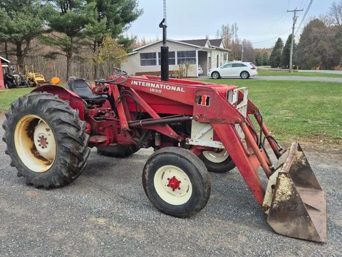 Main image for Used 1980 International 384 Tractor