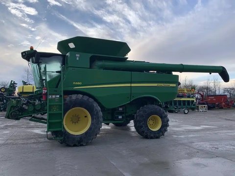 Main image for Used 2013 John Deere S680 Combine