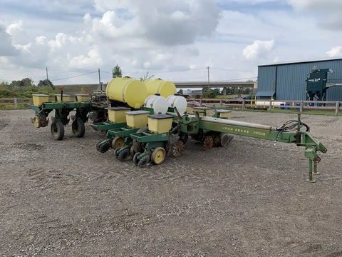 Main image for Used John Deere 7000 Planter