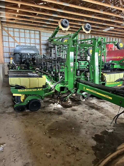 Main image for Used 2008 John Deere 1770 Planter