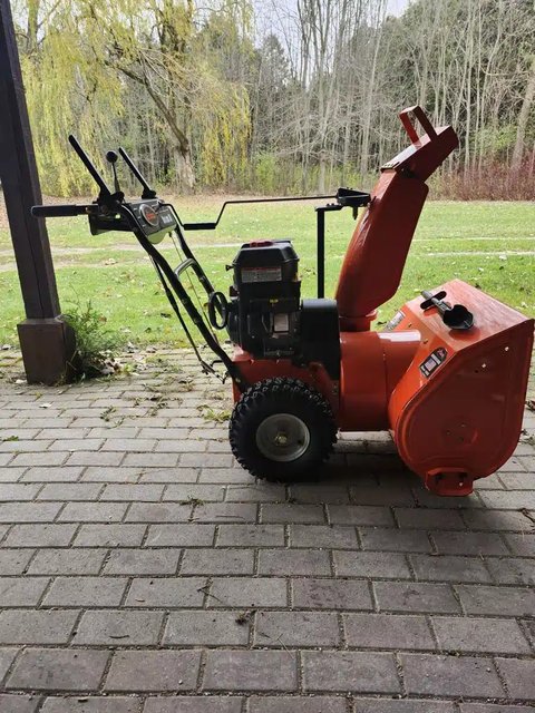 Main image for Used Ariens Deluxe 24 Snow Blower