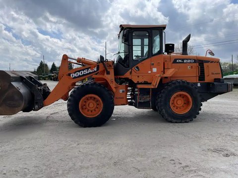 Main image for Used 2013 Doosan DL-220 Wheel Loader